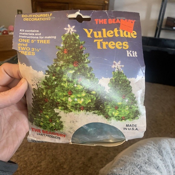 The Beadery YULETIDE TREES Makes 3 Bead Christmas Ornament Craft Kit Beaded Vtg - Picture 1 of 5